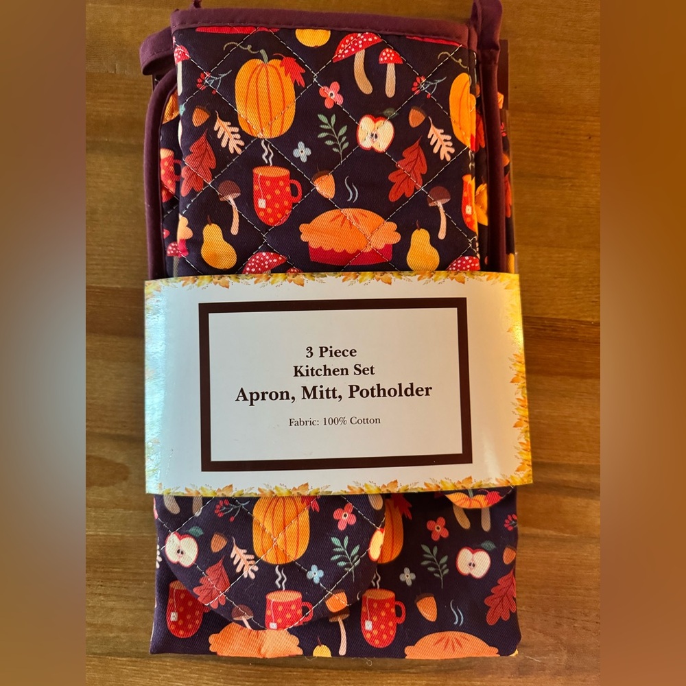NWOT 3-Piece Kitchen Set - Apron, Mitt & Potholder